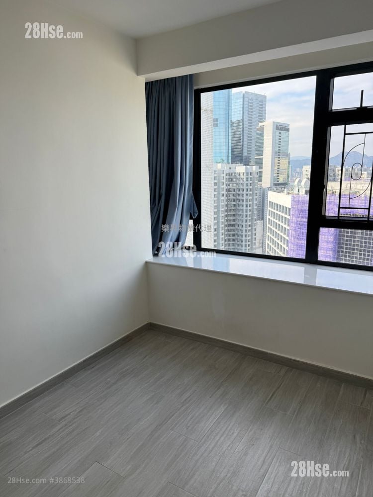 Kornhill Sell 3 Bedrooms , 2 Bathrooms 902 ft²