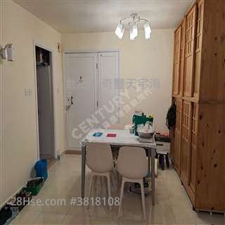 Kam Fung Court Sell 3 Bedrooms , 2 Bathrooms 596 ft²