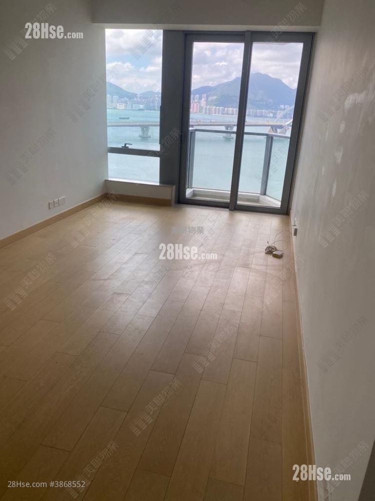 MALIBU 售盘 3 房 , 3 浴室 845 平方尺