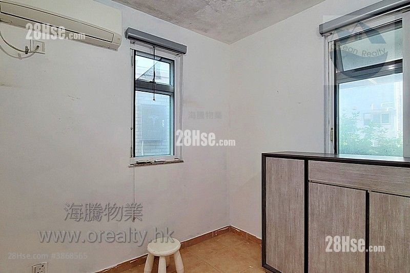 村屋 售盘 3 房 , 1 浴室 700 平方尺