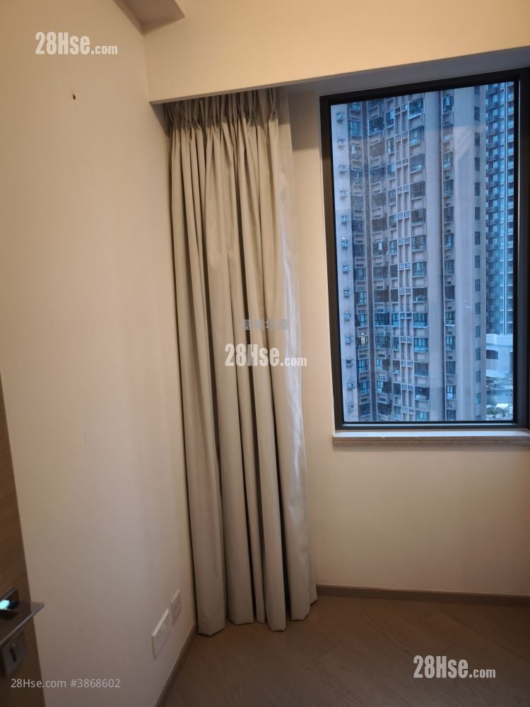 The Yoho Hub Sell 2 Bedrooms , 1 Bathroom 468 ft²