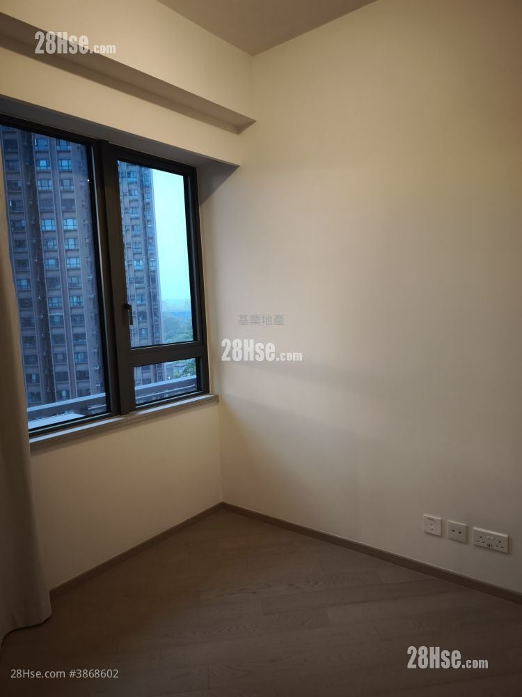 The Yoho Hub Sell 2 Bedrooms , 1 Bathroom 468 ft²