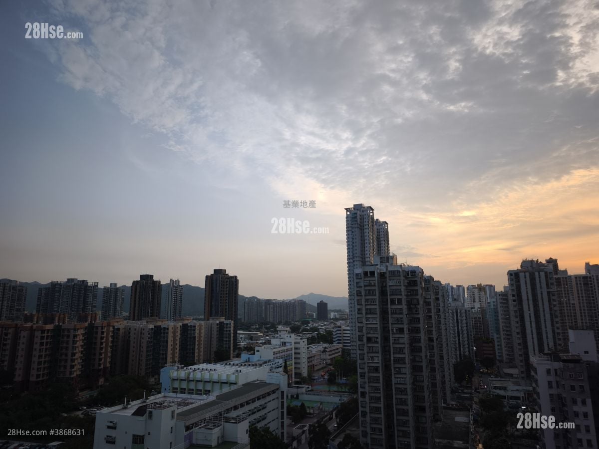 Yoho Town Sell 2 Bedrooms , 1 Bathroom 422 ft²