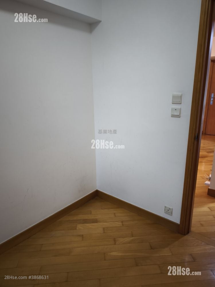 Yoho Town Sell 2 Bedrooms , 1 Bathroom 422 ft²