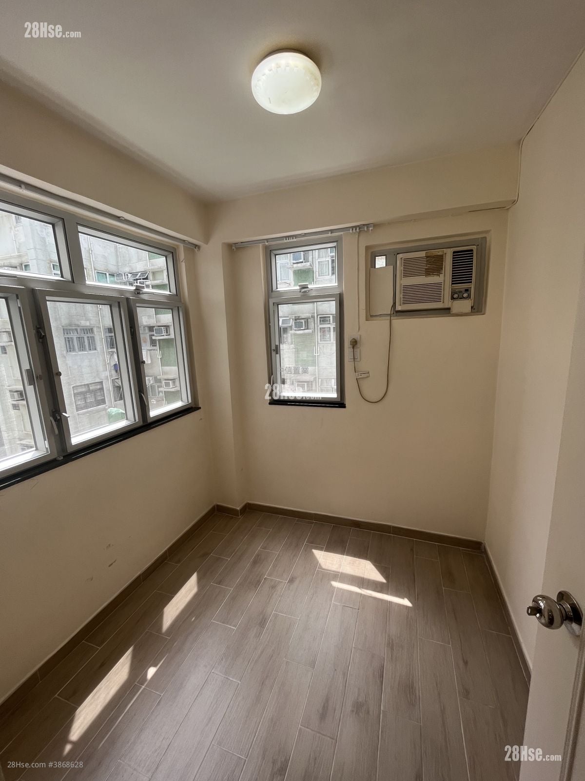 Wyler Gardens Rental 2 Bedrooms , 1 Bathroom 336 ft²