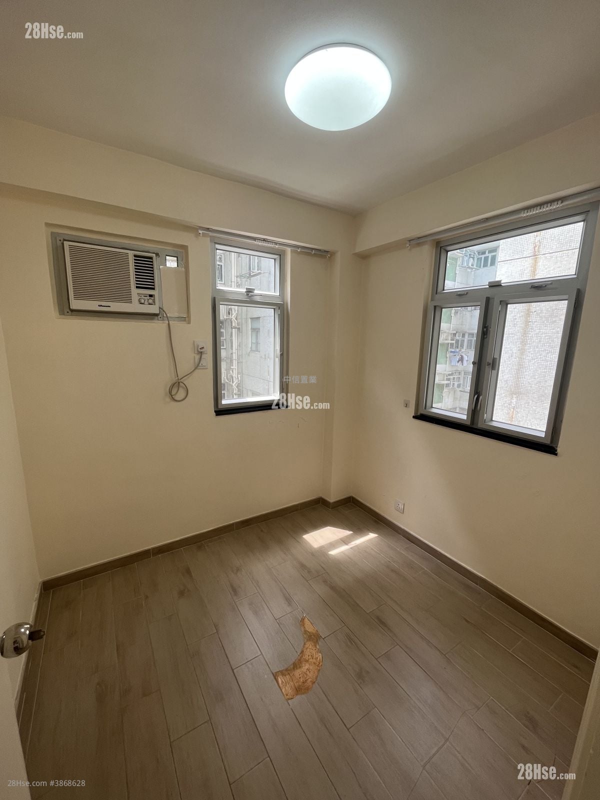 Wyler Gardens Rental 2 Bedrooms , 1 Bathroom 336 ft²