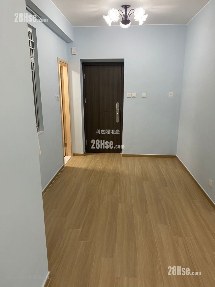 Tai Po Centre Sell 2 Bedrooms 407 ft²