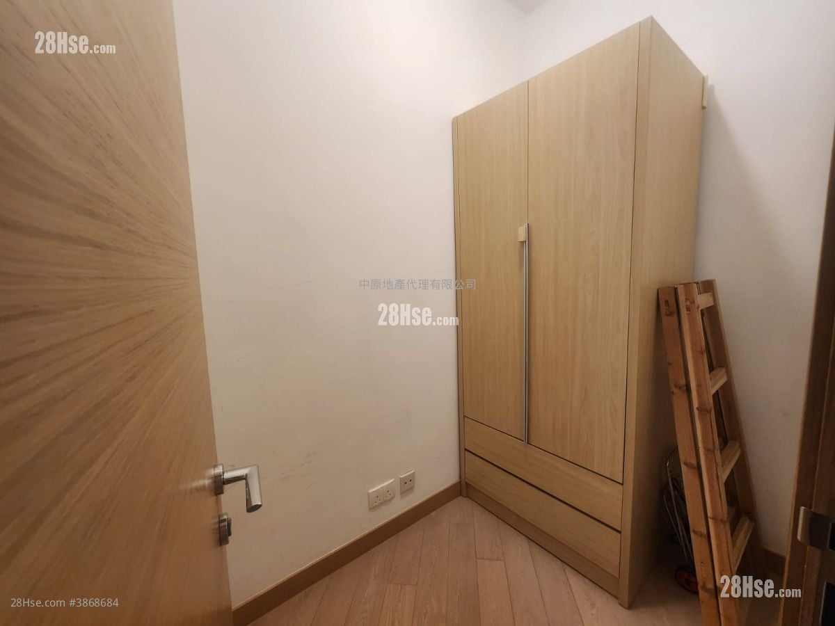 Century Link Rental 2 Bedrooms 484 ft²