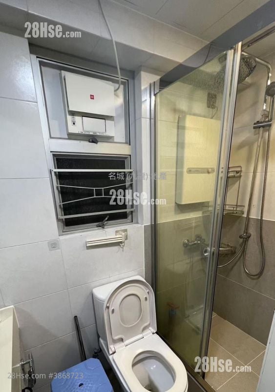 Metro Harbour View Sell 3 Bedrooms , 2 Bathrooms 534 ft²