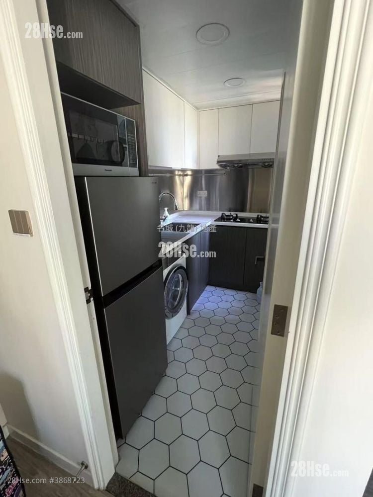 Metro Harbour View Sell 3 Bedrooms , 2 Bathrooms 534 ft²