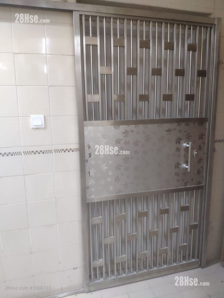 Ho Shun Tai Building Sell 2 Bedrooms 259 ft²