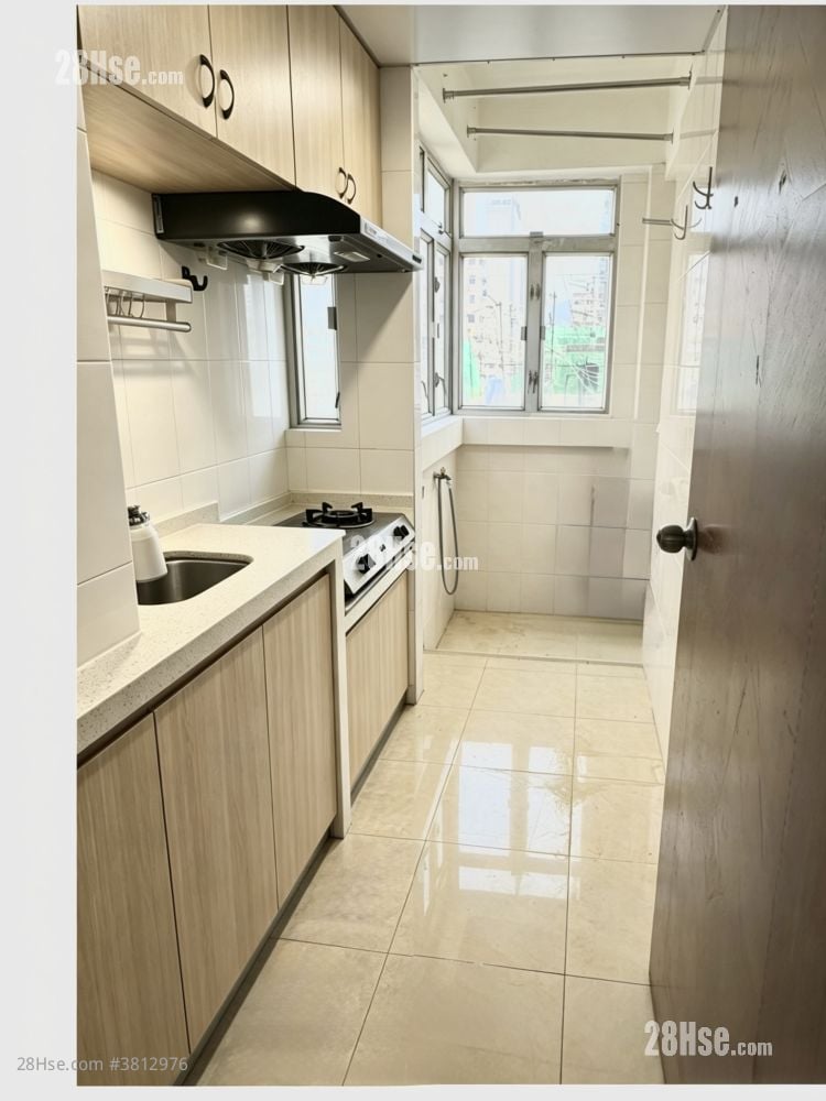 Kwong Ah Building Sell 2 Bedrooms , 1 Bathroom 329 ft²