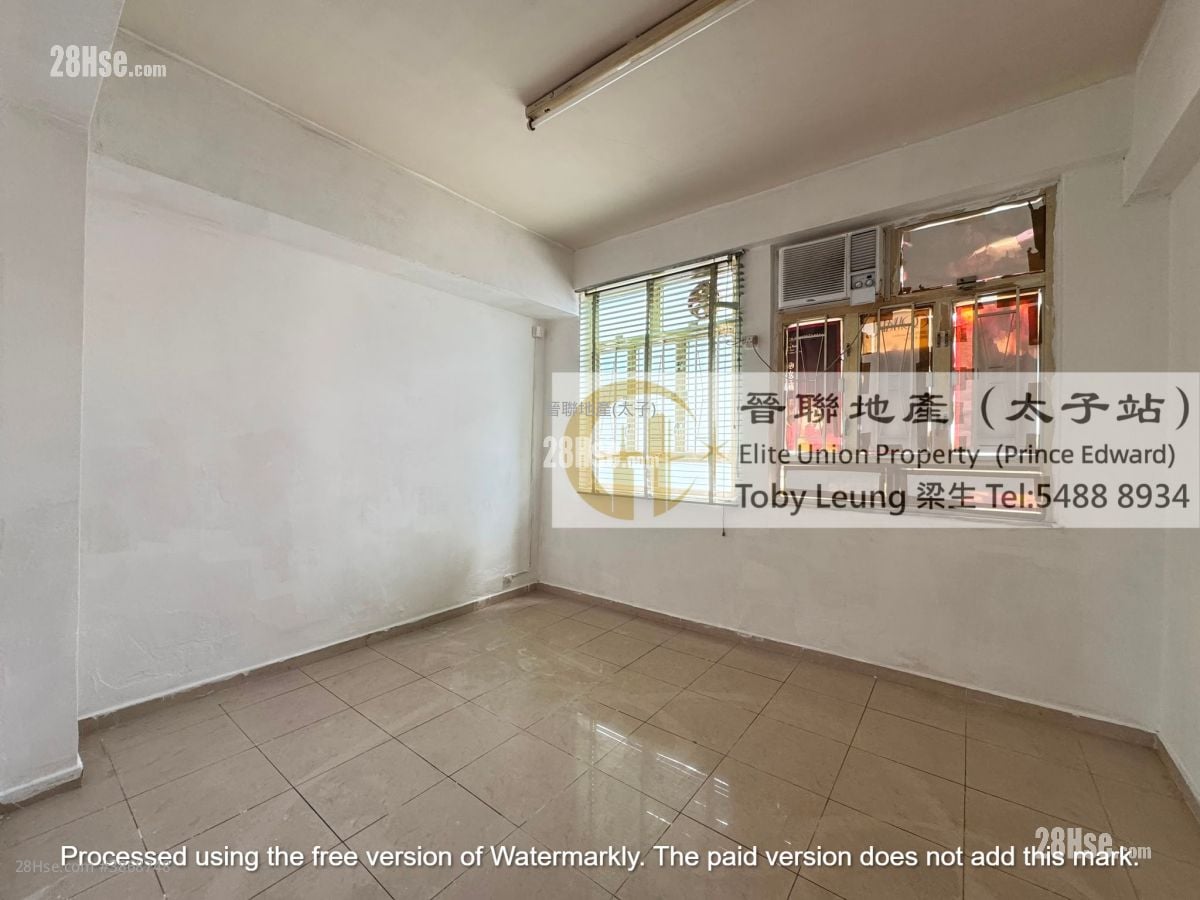 Foon Shing Building Sell 5+ Bedrooms , 2 Toilets 1,009 ft²