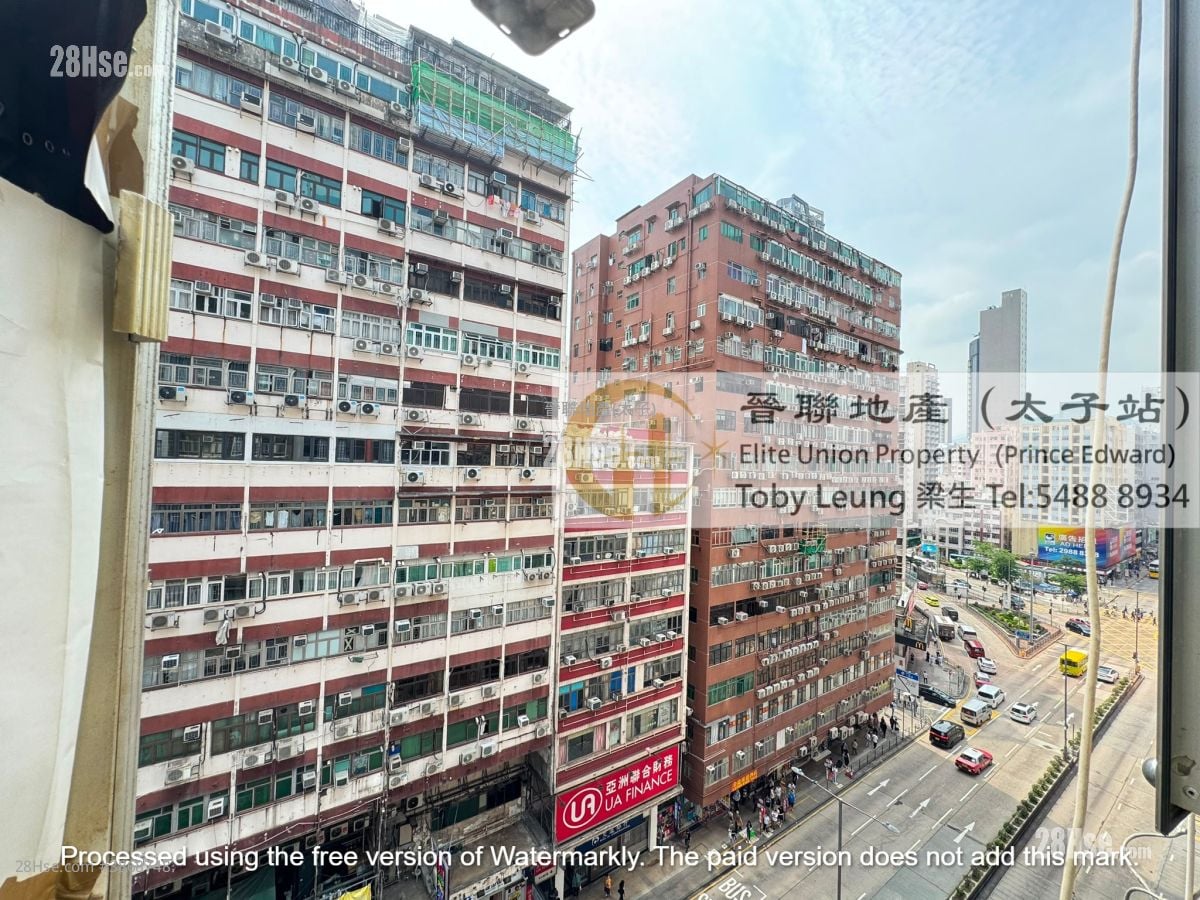 Foon Shing Building Sell 5+ Bedrooms , 2 Toilets 1,009 ft²