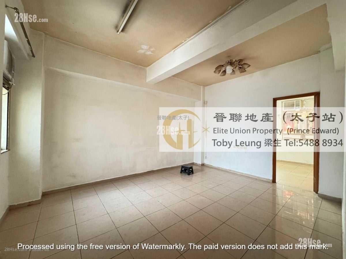 Foon Shing Building Sell 5+ Bedrooms , 2 Toilets 1,009 ft²