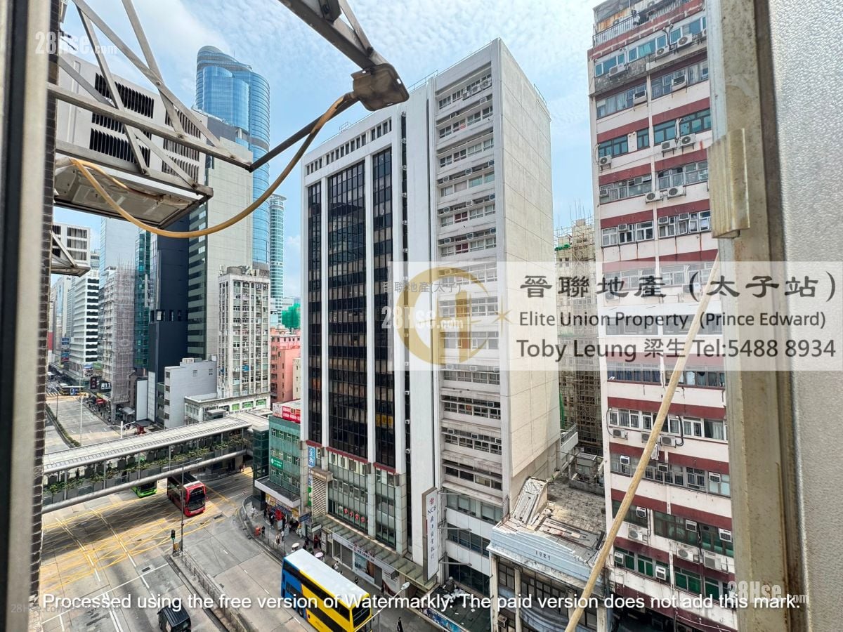 Foon Shing Building Sell 5+ Bedrooms , 2 Toilets 1,009 ft²