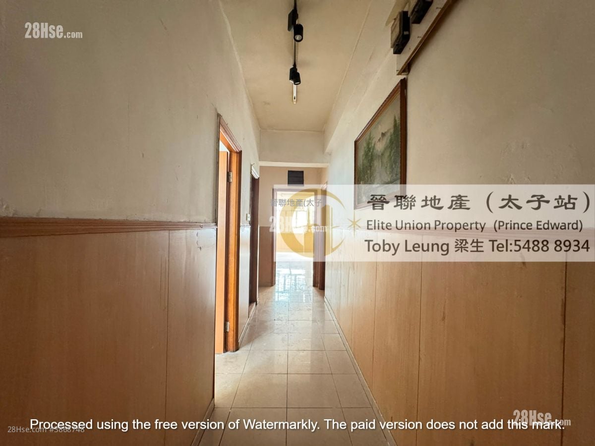 Foon Shing Building Sell 5+ Bedrooms , 2 Toilets 1,009 ft²
