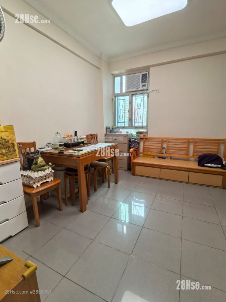 Tai Hang Building Sell 2 Bedrooms , 1 Bathroom 380 ft²