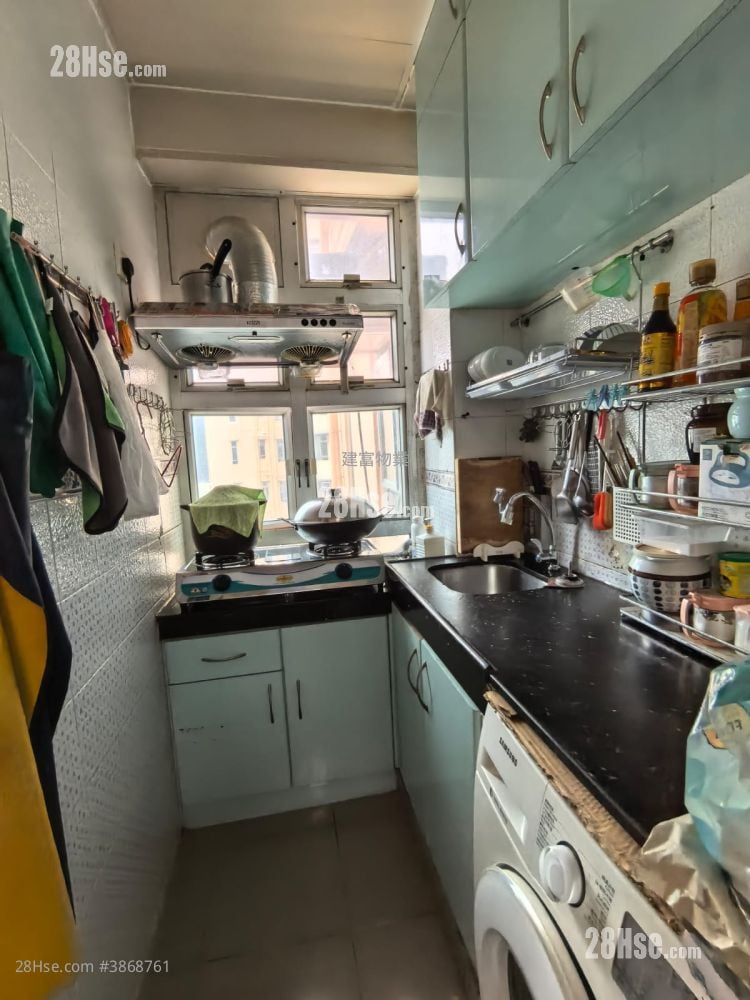 Tai Hang Building Sell 2 Bedrooms , 1 Bathroom 380 ft²