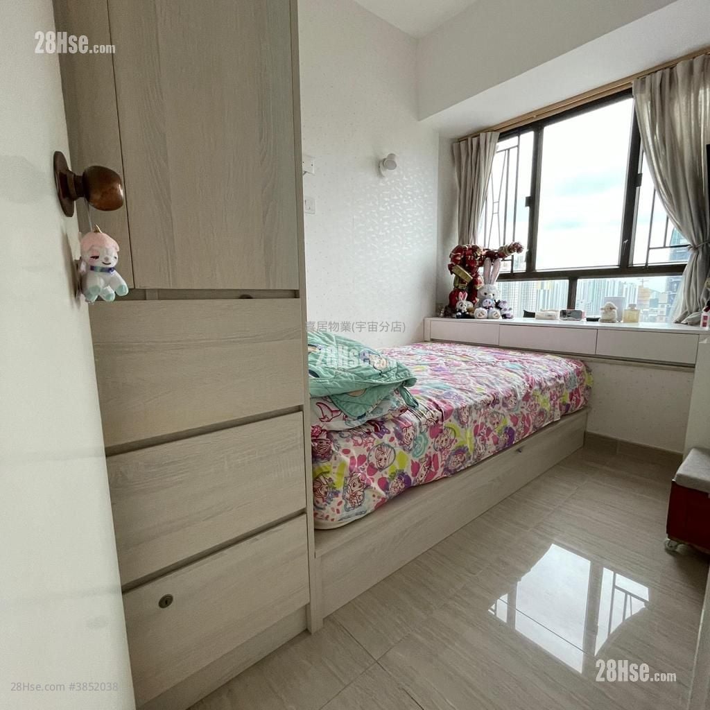 Lai Kwan Court Sell 2 Bedrooms , 1 Bathroom 321 ft²
