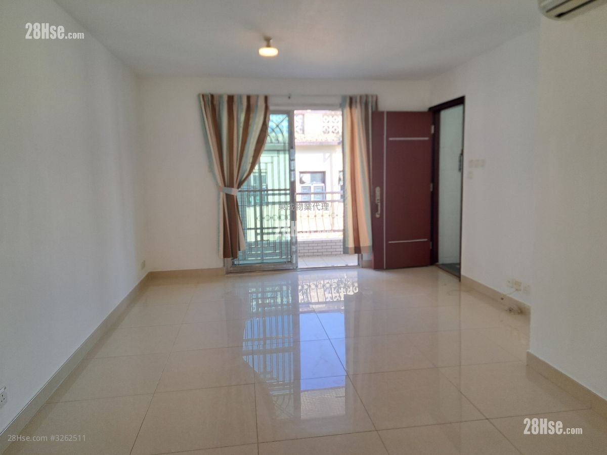 Village Rental 3 Bedrooms , 1 Bathroom 700 ft²