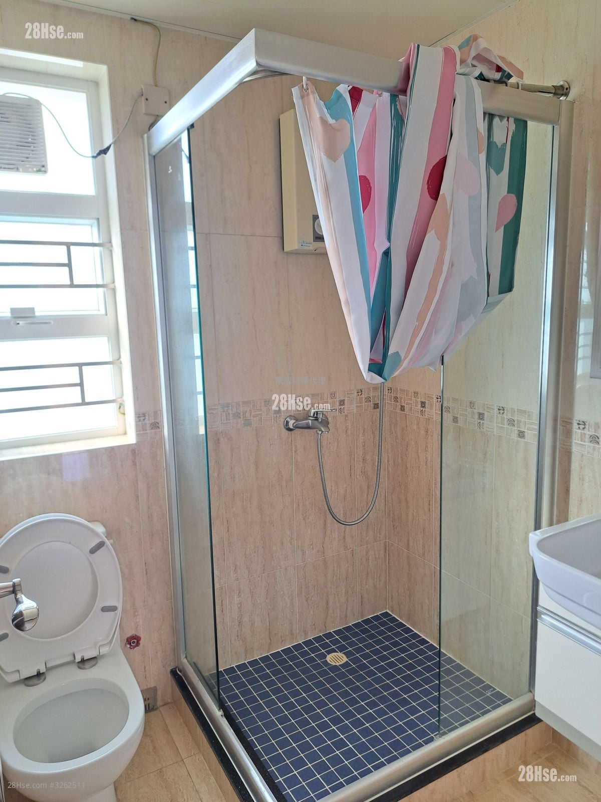 Village Rental 3 Bedrooms , 1 Bathroom 700 ft²