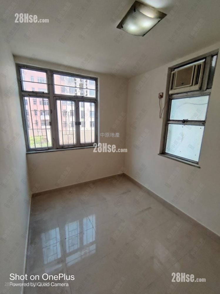 Telford Gardens Sell 2 Bedrooms , 1 Bathroom 539 ft²