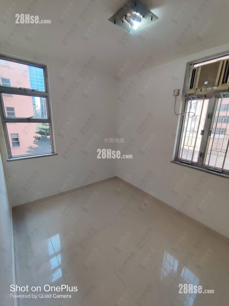Telford Gardens Sell 2 Bedrooms , 1 Bathroom 539 ft²
