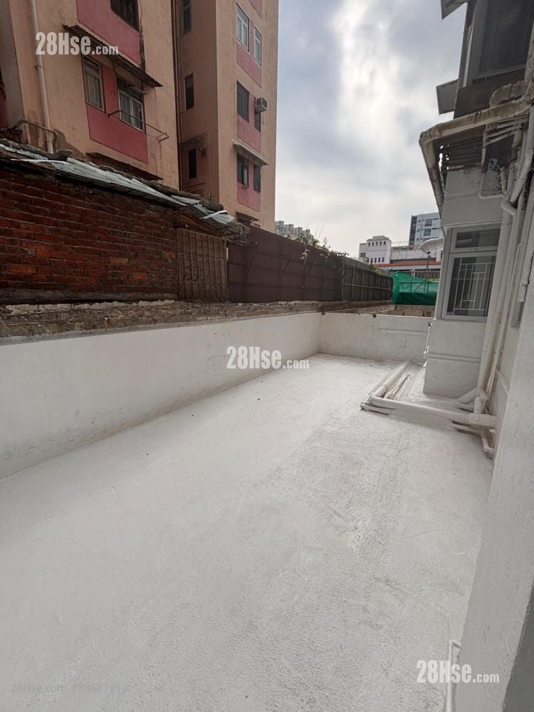 Fok On Court Rental 2 Bedrooms , 1 Bathroom 310 ft²