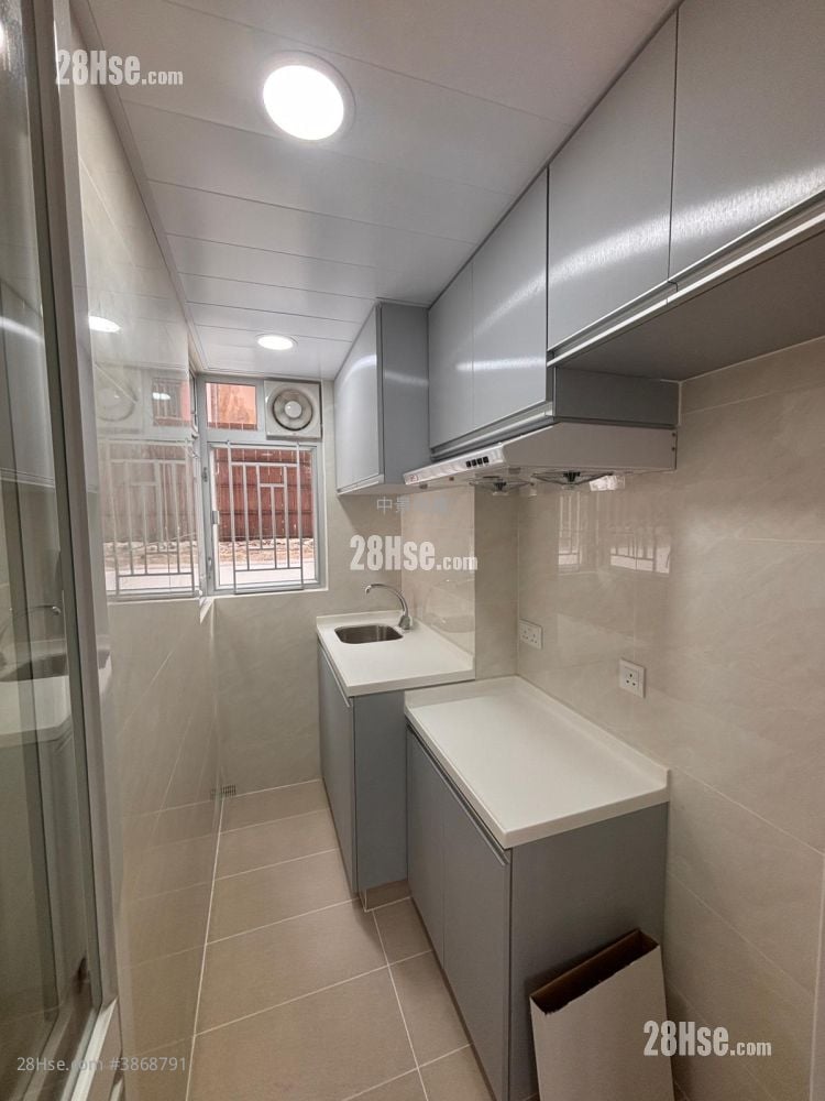Fok On Court Rental 2 Bedrooms , 1 Bathroom 310 ft²