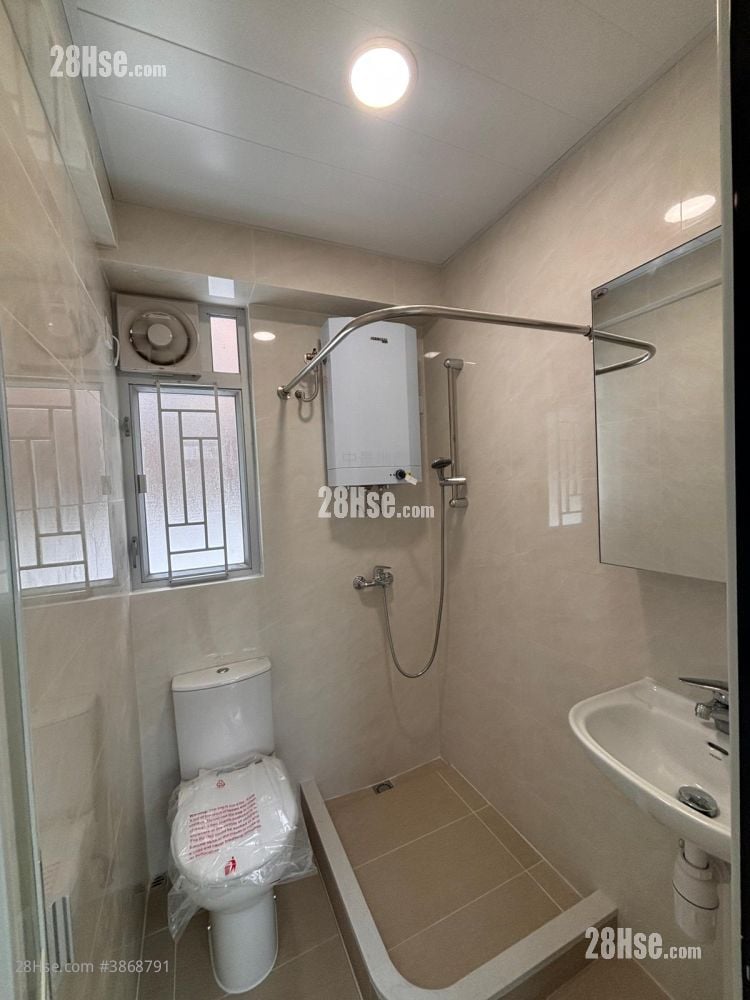 Fok On Court Rental 2 Bedrooms , 1 Bathroom 310 ft²