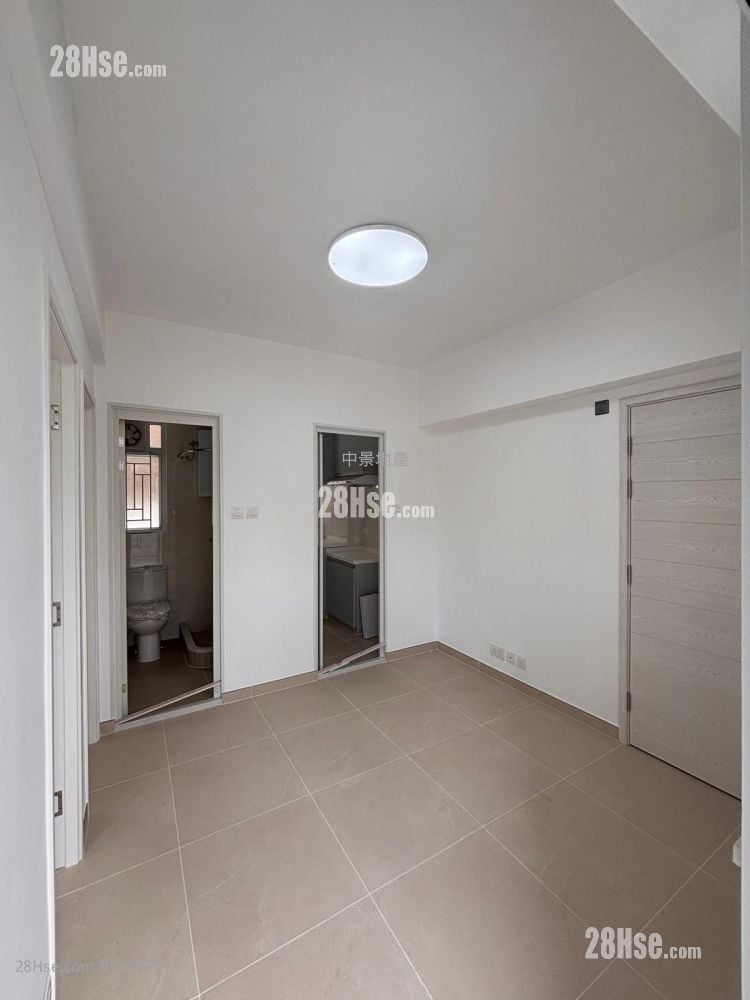 Fok On Court Rental 2 Bedrooms , 1 Bathroom 310 ft²