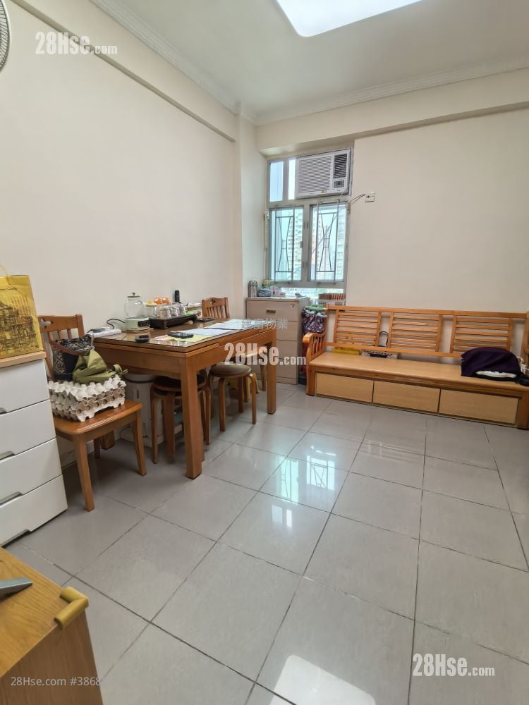 Tai Hang Building Sell 2 Bedrooms , 1 Bathroom