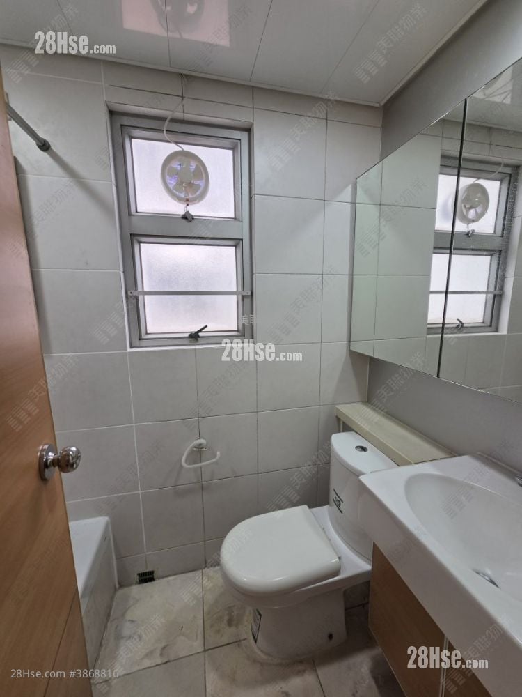 Metro Harbour View Rental 408 ft²