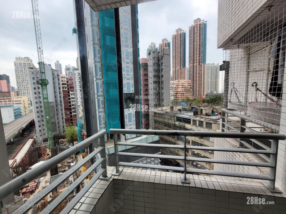 Metro Harbour View Rental 408 ft²