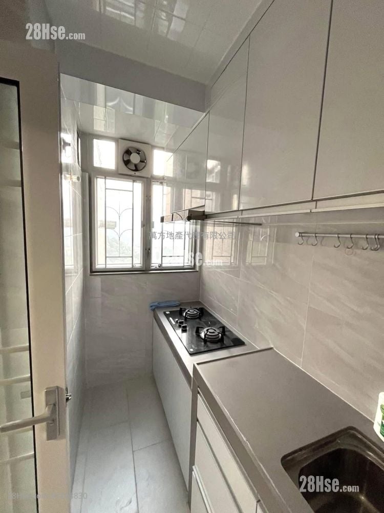 Kwong Lam Court Sell 2 Bedrooms , 1 Bathroom 376 ft²