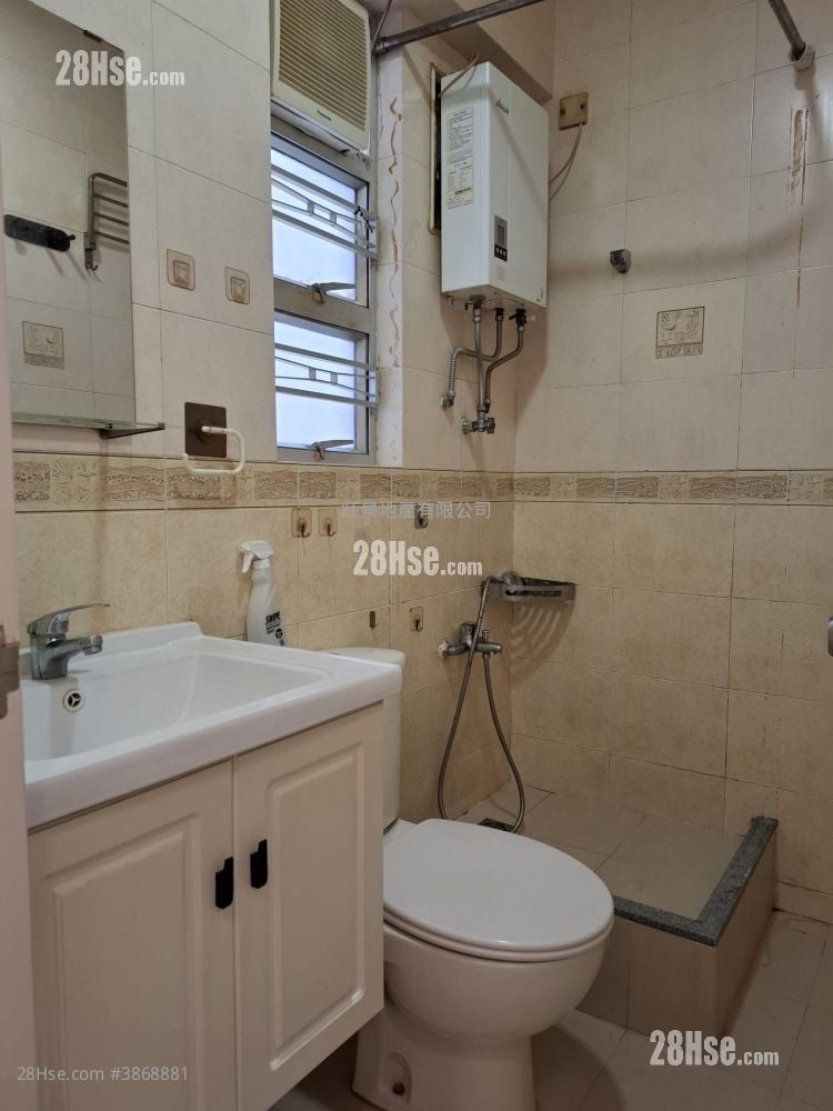 Shaukiwan Centre Rental 2 Bedrooms 306 ft²