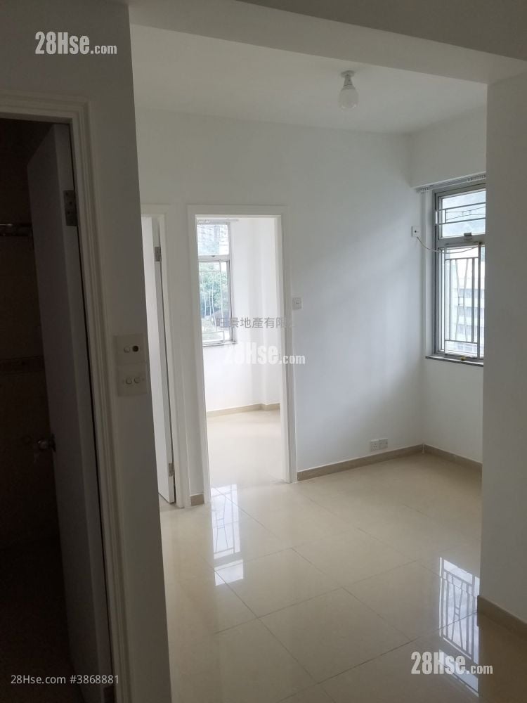 Shaukiwan Centre Rental 2 Bedrooms 306 ft²