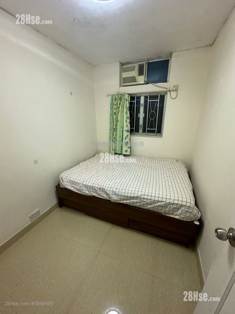 Charming Garden Sell 2 Bedrooms , 1 Bathroom 431 ft²