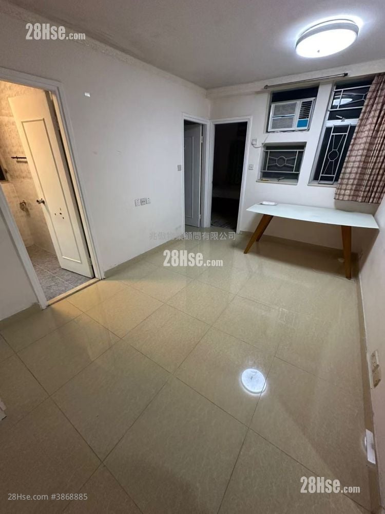 Charming Garden Sell 2 Bedrooms , 1 Bathroom 431 ft²