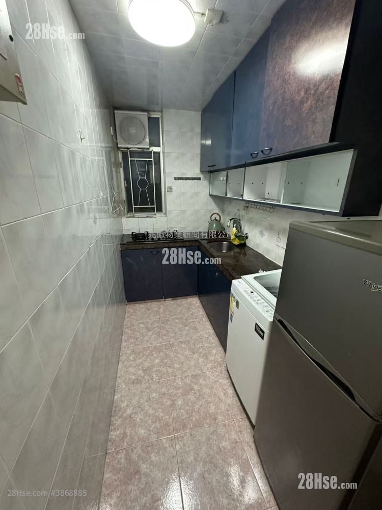 Charming Garden Sell 2 Bedrooms , 1 Bathroom 431 ft²