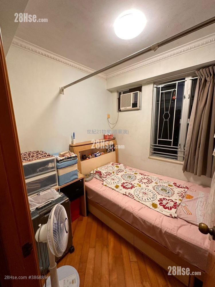 Bauhinia Garden Sell 3 Bedrooms , 2 Bathrooms 590 ft²