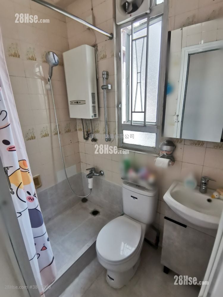 Bo Sun Court Sell 2 Bedrooms , 1 Bathroom 455 ft²