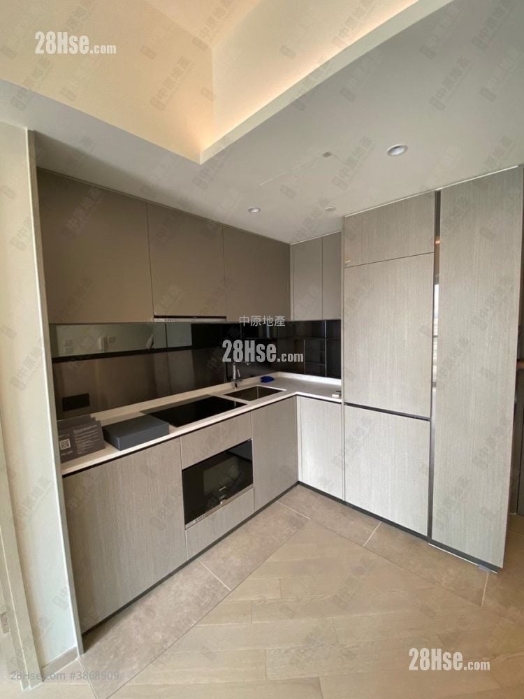 Regency Bay Sell 2 Bedrooms 420 ft²