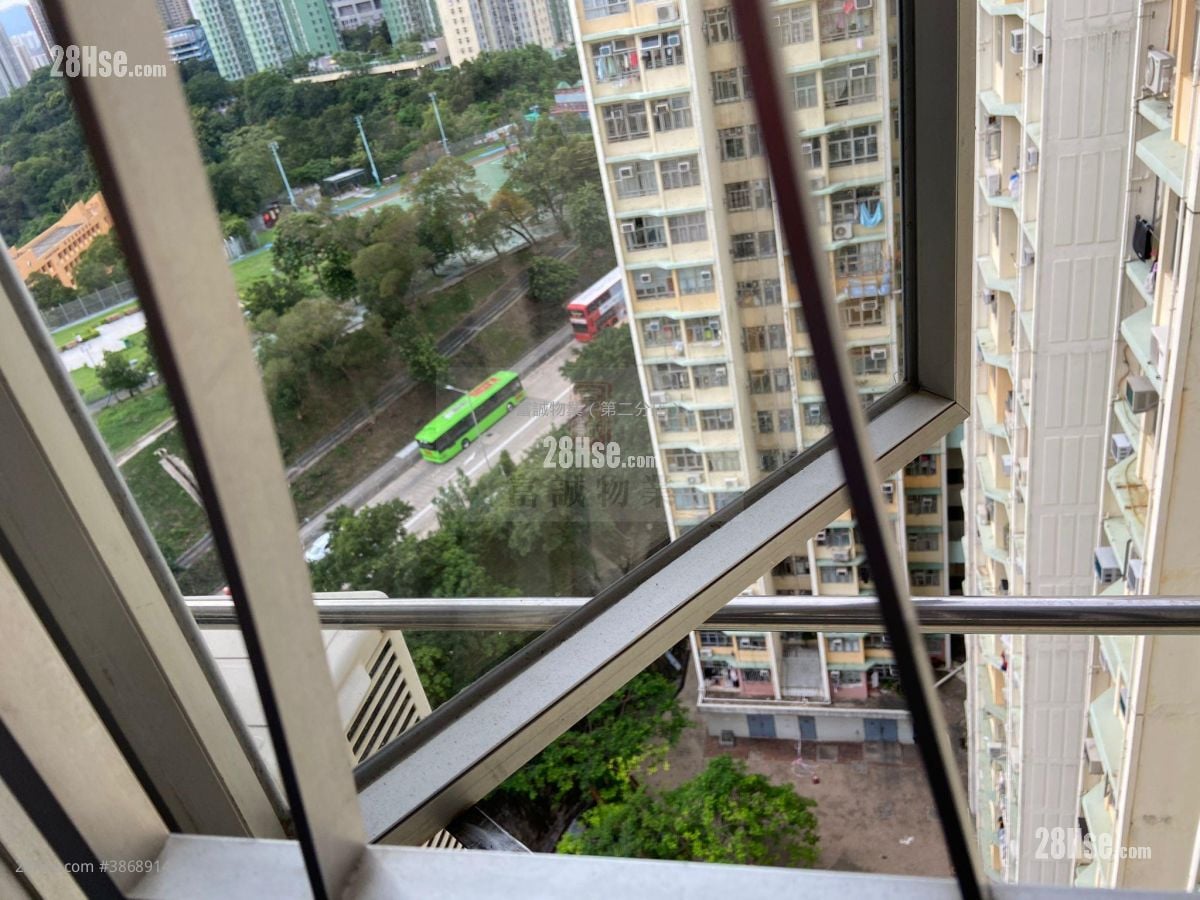 Ko Chun Court Sell 2 Bedrooms , 1 Bathroom 527 ft²