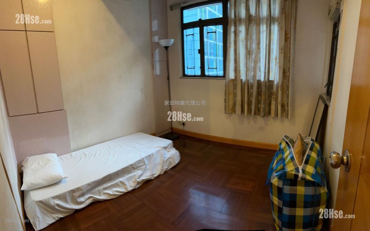 Yan On Building Sell 3 Bedrooms