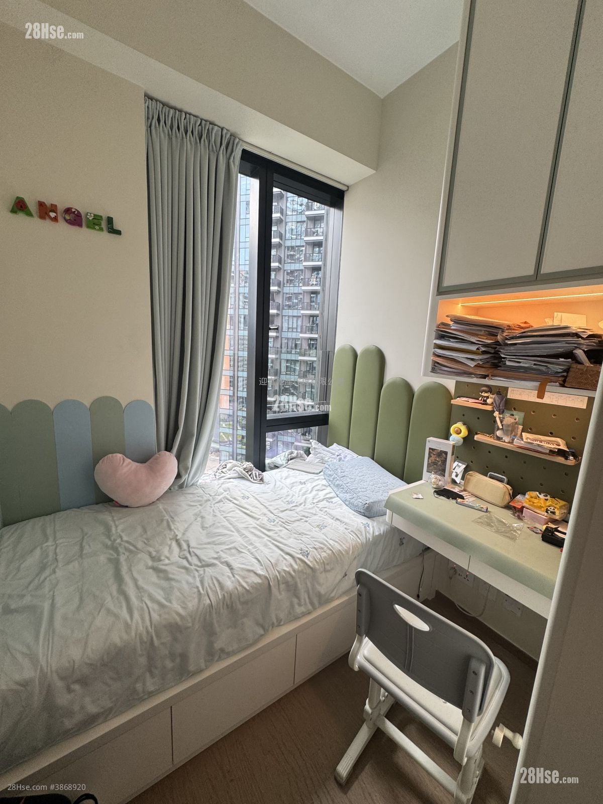 Onmantin Sell 5+ Bedrooms , 3 Bathrooms 783 ft²
