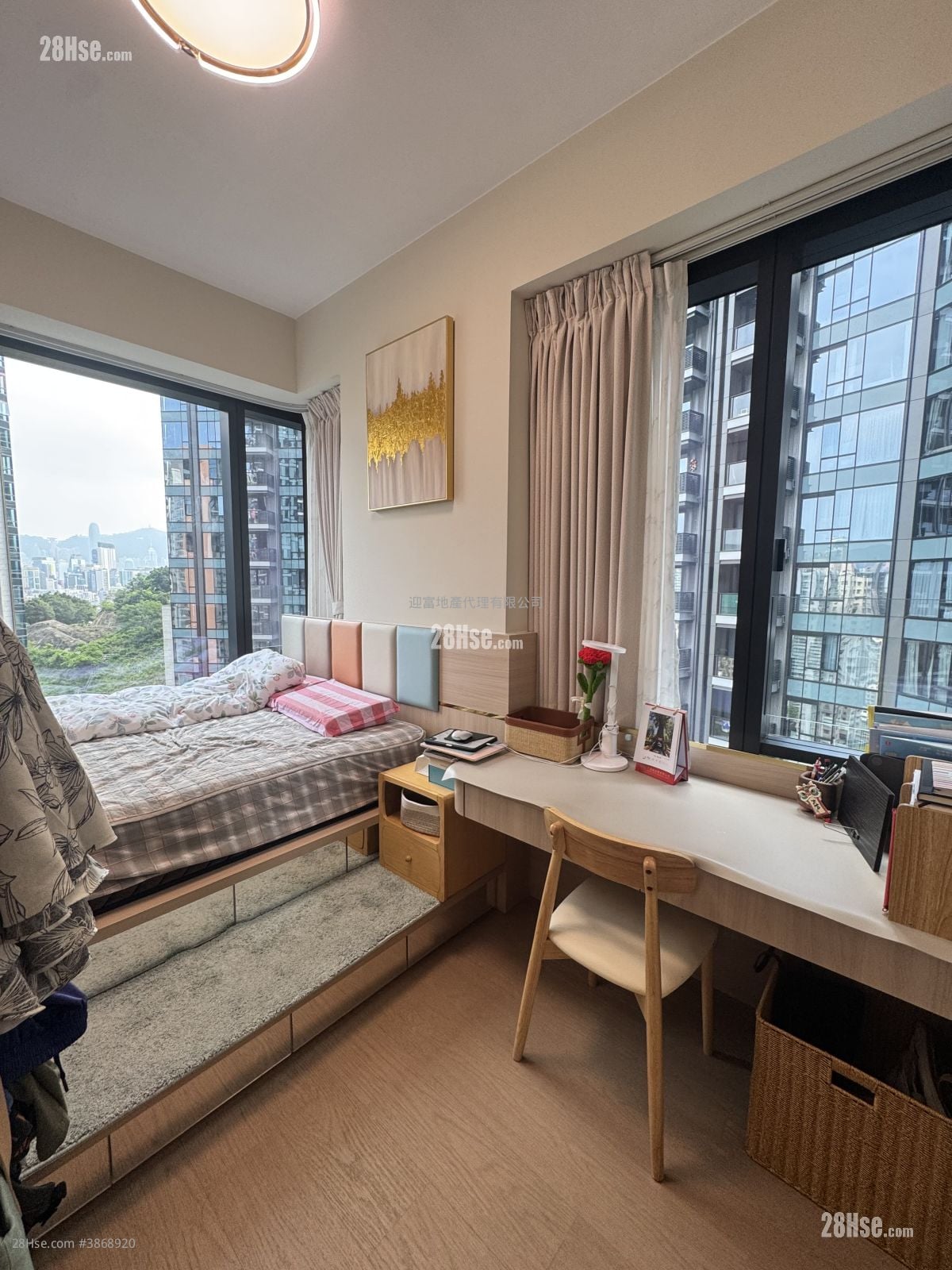 Onmantin Sell 5+ Bedrooms , 3 Bathrooms 783 ft²