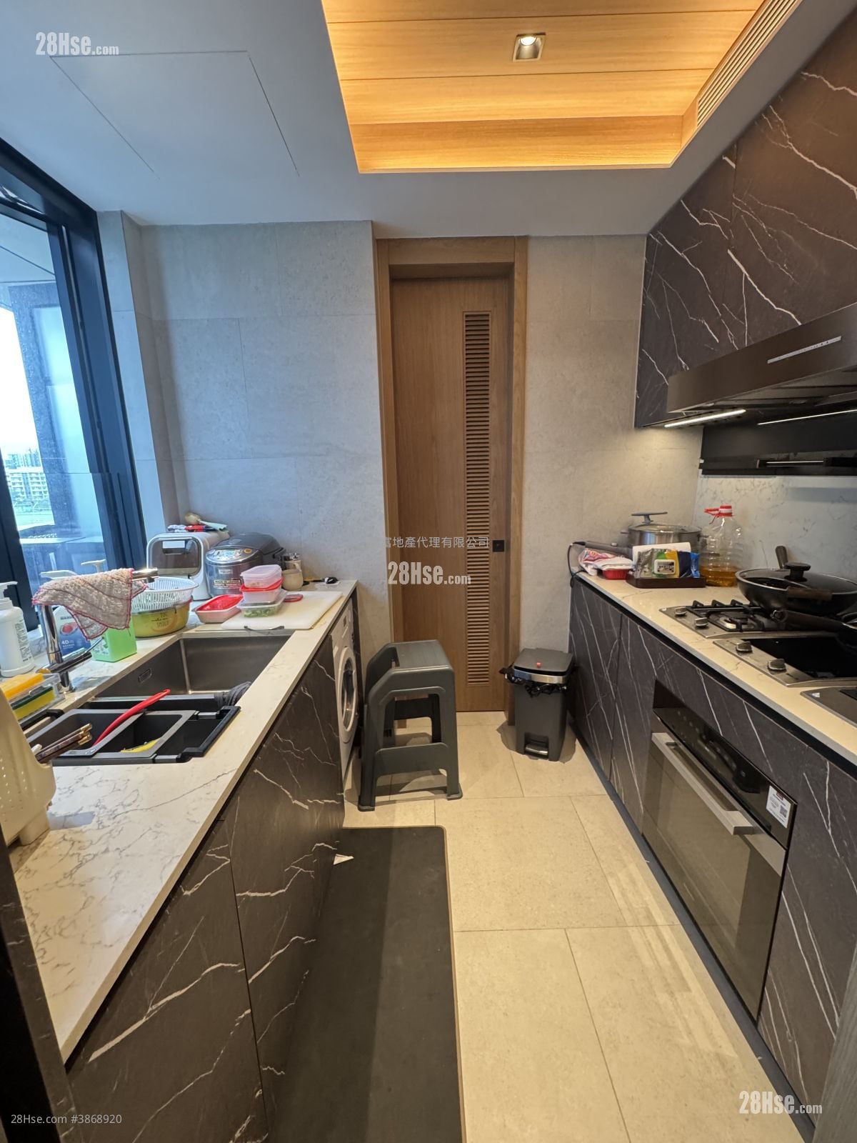 Onmantin Sell 5+ Bedrooms , 3 Bathrooms 783 ft²