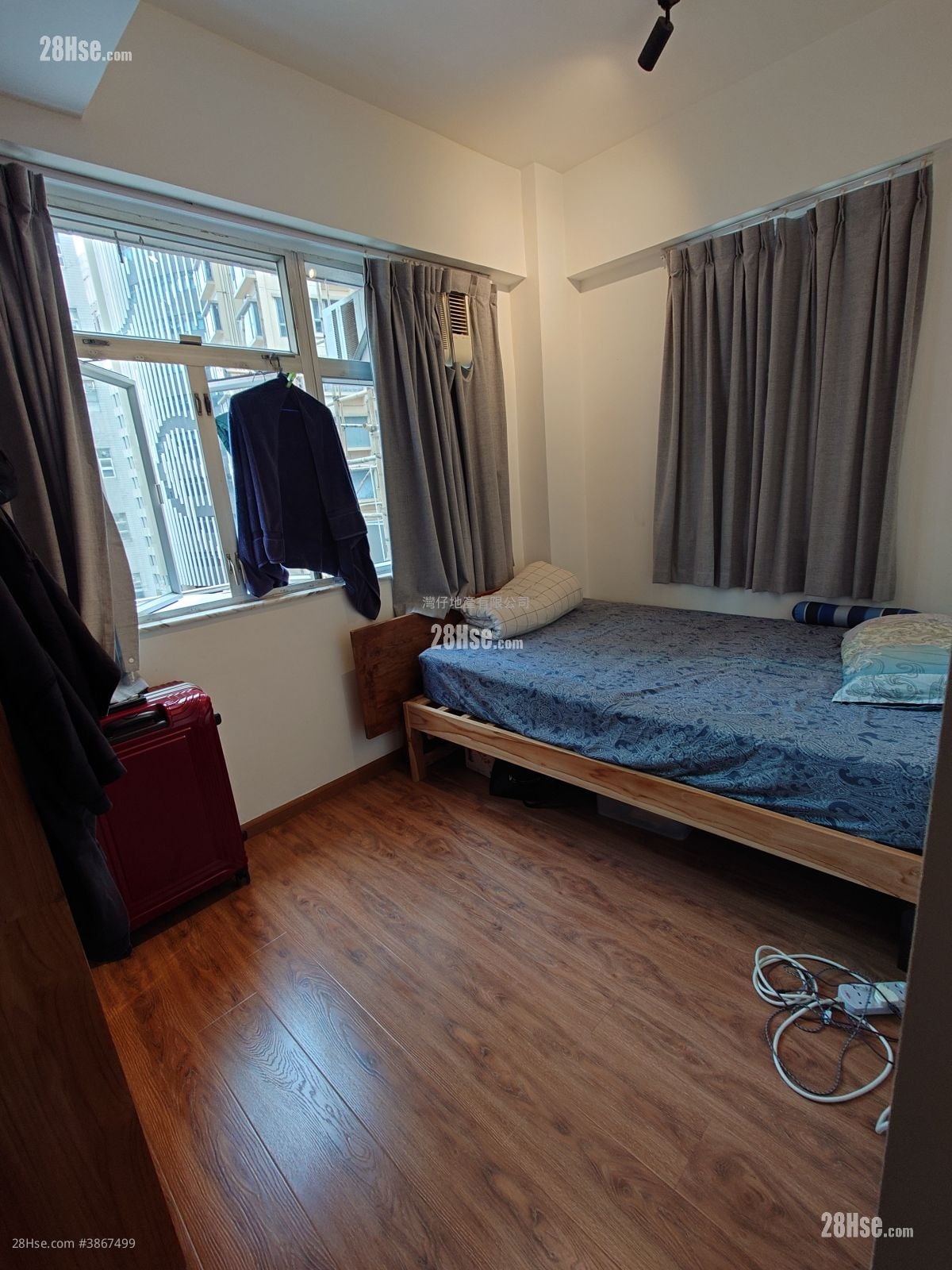 Diamond Building Rental 3 Bedrooms , 1 Bathroom 437 ft²